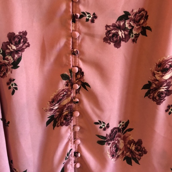 Torrid Women’s Button Up Top Size 1 - Picture 3 of 8